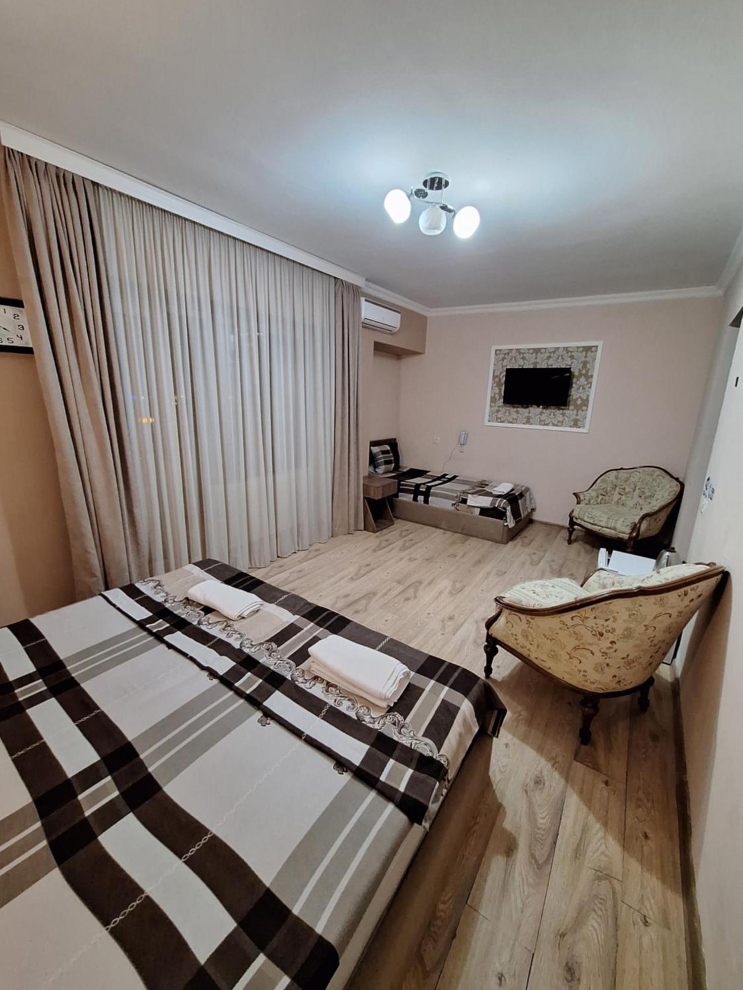 Hotel Grand Tbilisi ภายนอก รูปภาพ