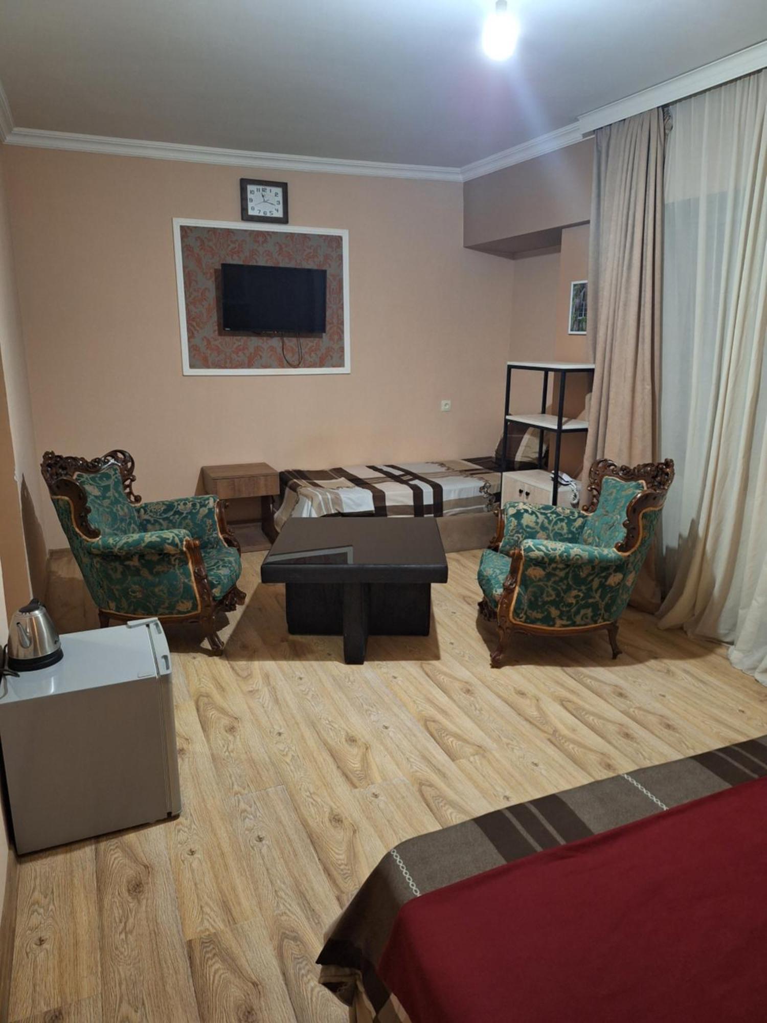 Hotel Grand Tbilisi ภายนอก รูปภาพ