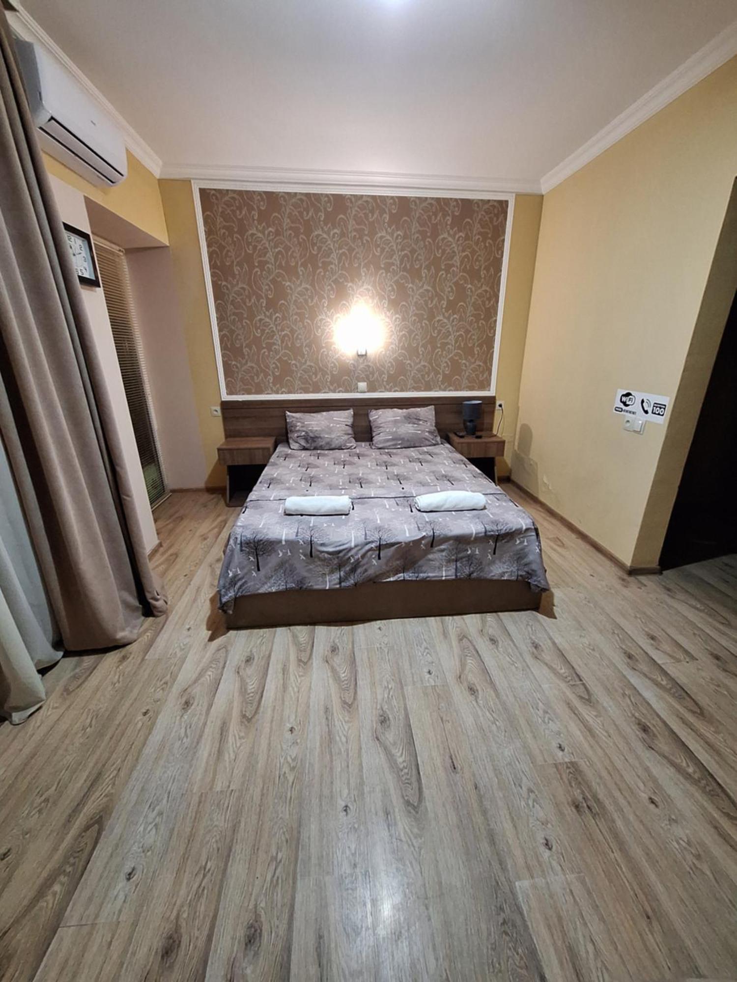 Hotel Grand Tbilisi ภายนอก รูปภาพ